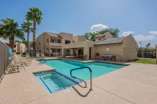 Photo #5: 6813015 Listing