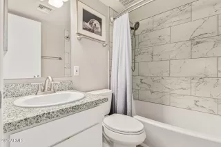 Photo #5: 6813039 Listing