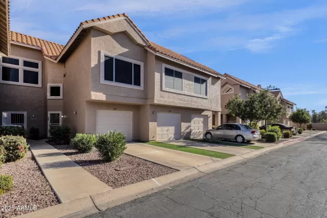 MLS: 6813243 Condo For Sale