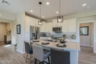 Photo #3: 6813405 Listing