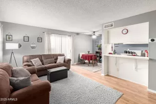 Photo #6: 6813551 Listing