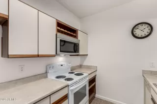 Photo #6: 6813567 Listing 