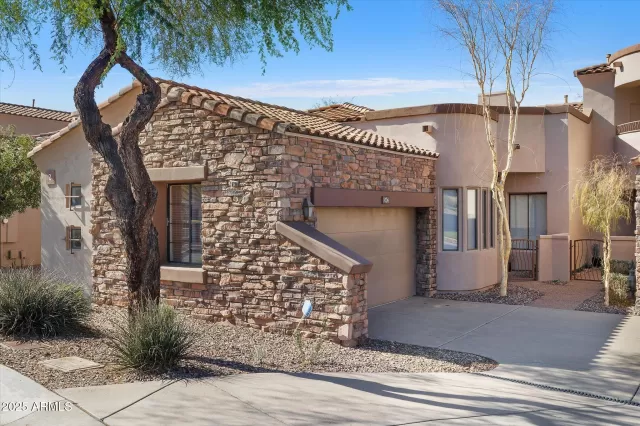 MLS: 6813691 Condo For Sale