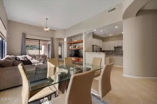 Photo #6: 6813691 Listing