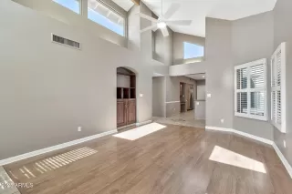 Photo #3: 6813804 Listing