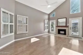 Photo #6: 6813804 Listing