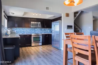 Photo #2: 6814269 Listing 