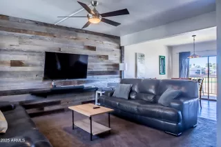 Photo #4: 6814269 Listing 