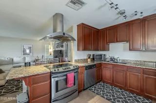 Photo #4: 6814438 Listing