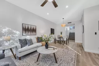 Photo #4: 6814688 Listing