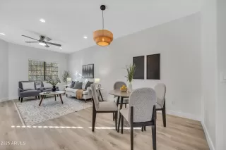 Photo #5: 6814688 Listing