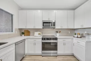 Photo #6: 6814688 Listing