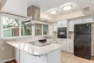 Photo #6: 6814708 Listing