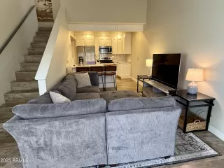 Photo #5: 6814947 Listing 