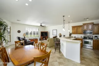 Photo #3: 6815519 Listing