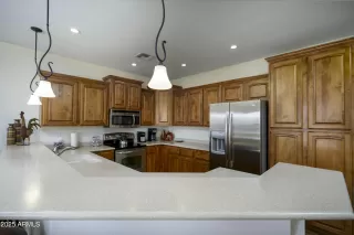 Photo #4: 6815519 Listing