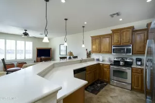 Photo #5: 6815519 Listing