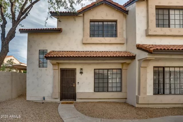 MLS: 6815682 Condo For Sale