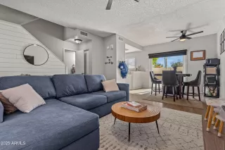 Photo #6: 6815682 Listing