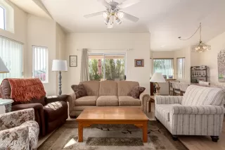 Photo #4: 6815729 Listing