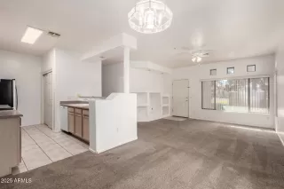 Photo #6: 6815835 Listing