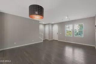 Photo #4: 6815985 Listing