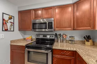 Photo #4: 6816401 Listing 