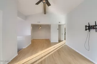 Photo #3: 6816405 Listing