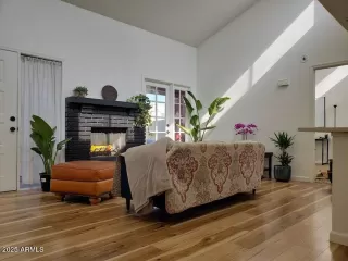 Photo #3: 6816633 Listing