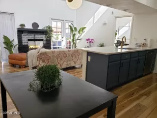 Photo #4: 6816633 Listing