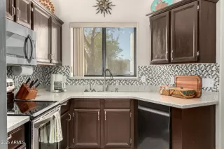 Photo #3: 6816709 Listing 