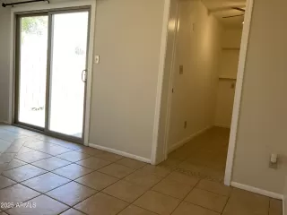 Photo #5: 6816812 Listing