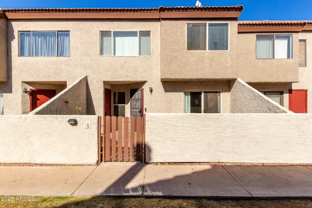 MLS: 6817150 Condo For Sale