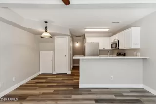 Photo #2: 6817523 Listing