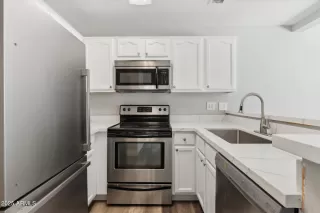 Photo #3: 6817523 Listing