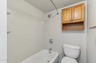 Photo #5: 6817523 Listing