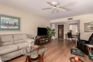 Photo #4: 6817785 Listing