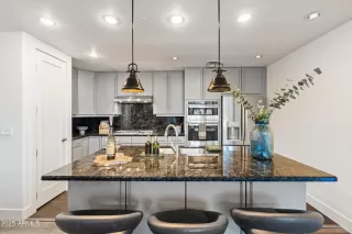 Photo #6: 6818009 Listing 