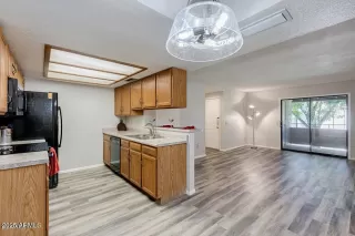 Photo #2: 6818081 Listing 