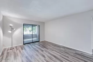 Photo #5: 6818081 Listing 