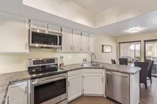 Photo #6: 6818416 Listing