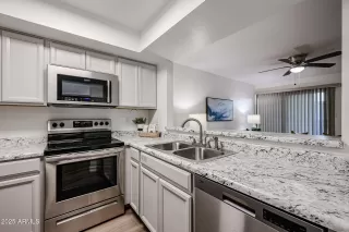 Photo #4: 6818920 Listing 