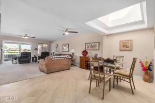 Photo #5: 6819122 Listing