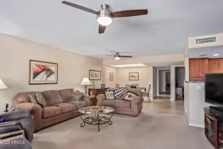 Photo #6: 6819122 Listing