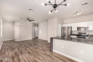 Photo #2: 6819303 Listing 