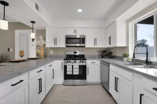 Photo #2: 6819309 Listing