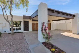 Photo #5: 6819309 Listing