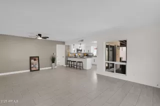 Photo #6: 6819309 Listing