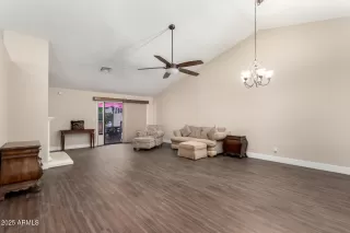 Photo #6: 6819714 Listing 