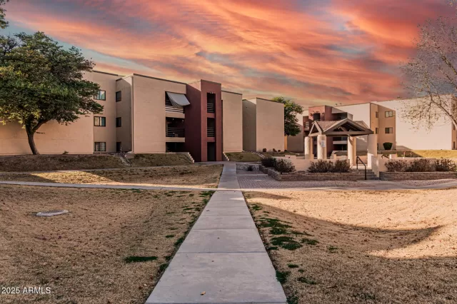 MLS: 6819822 Condo For Sale